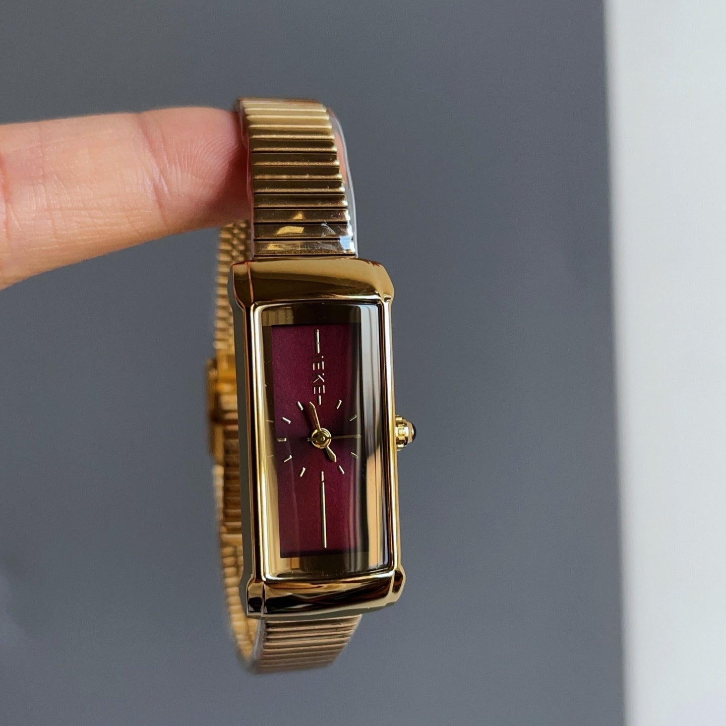 Retro Ankela Red Series Chain Watch Women