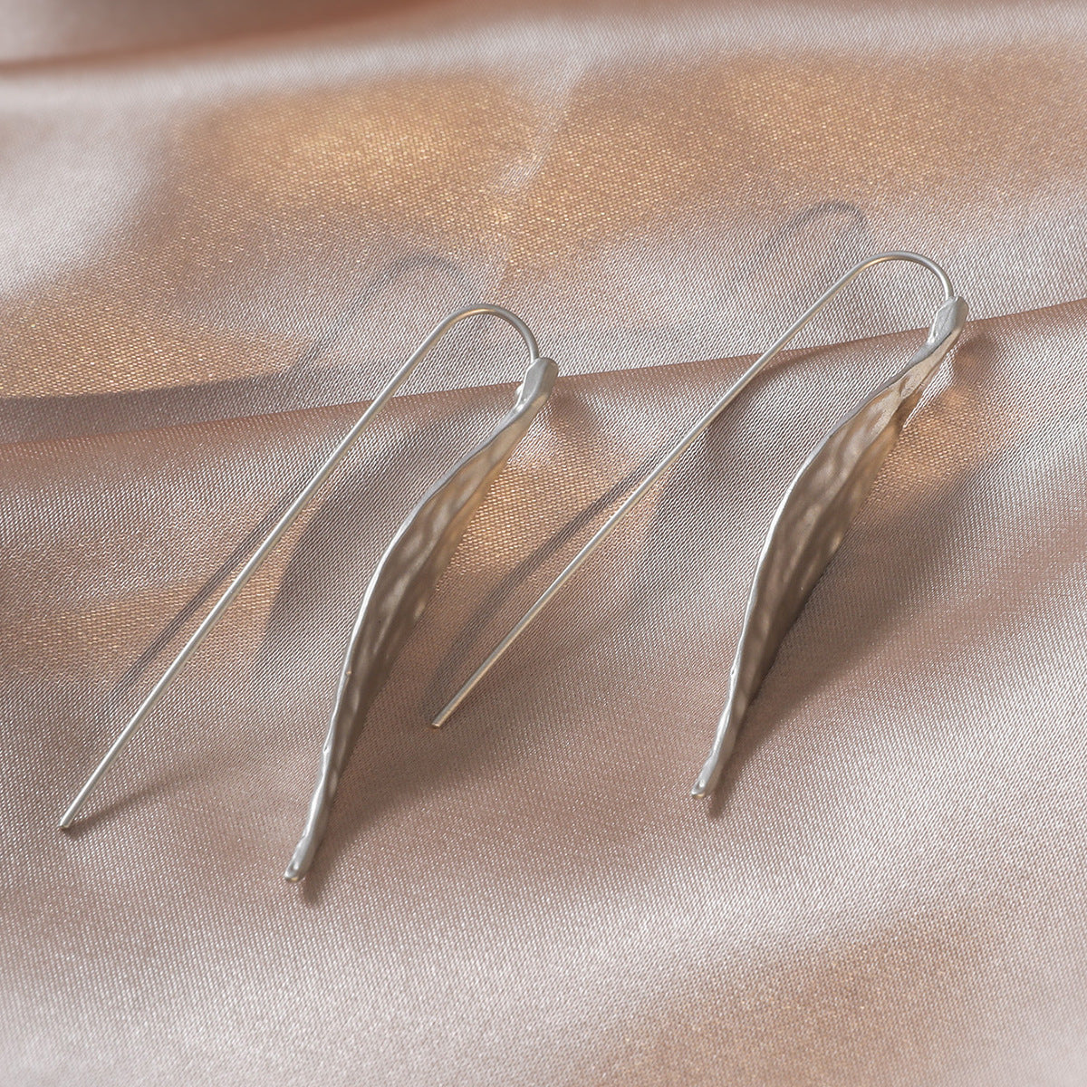 Fashion Temperamental Minority Irregular Leaf-shaped Earring Asian Gold Earrings