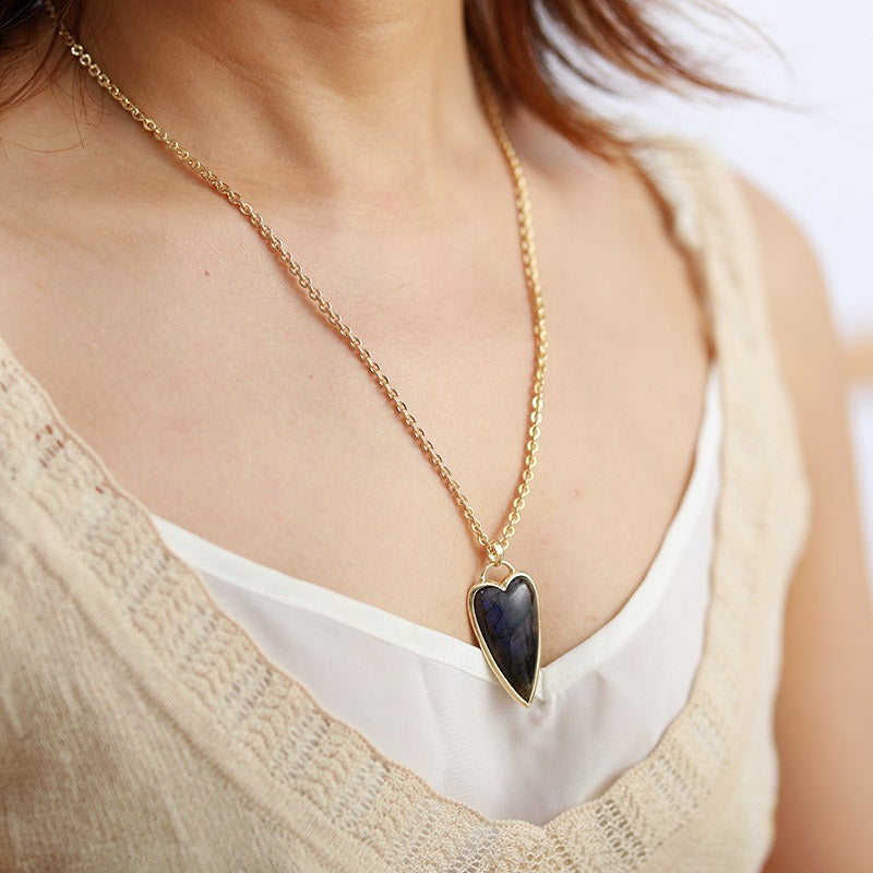 Affordable Luxury Fashion Simple Labradorite Heart Shape Pendant