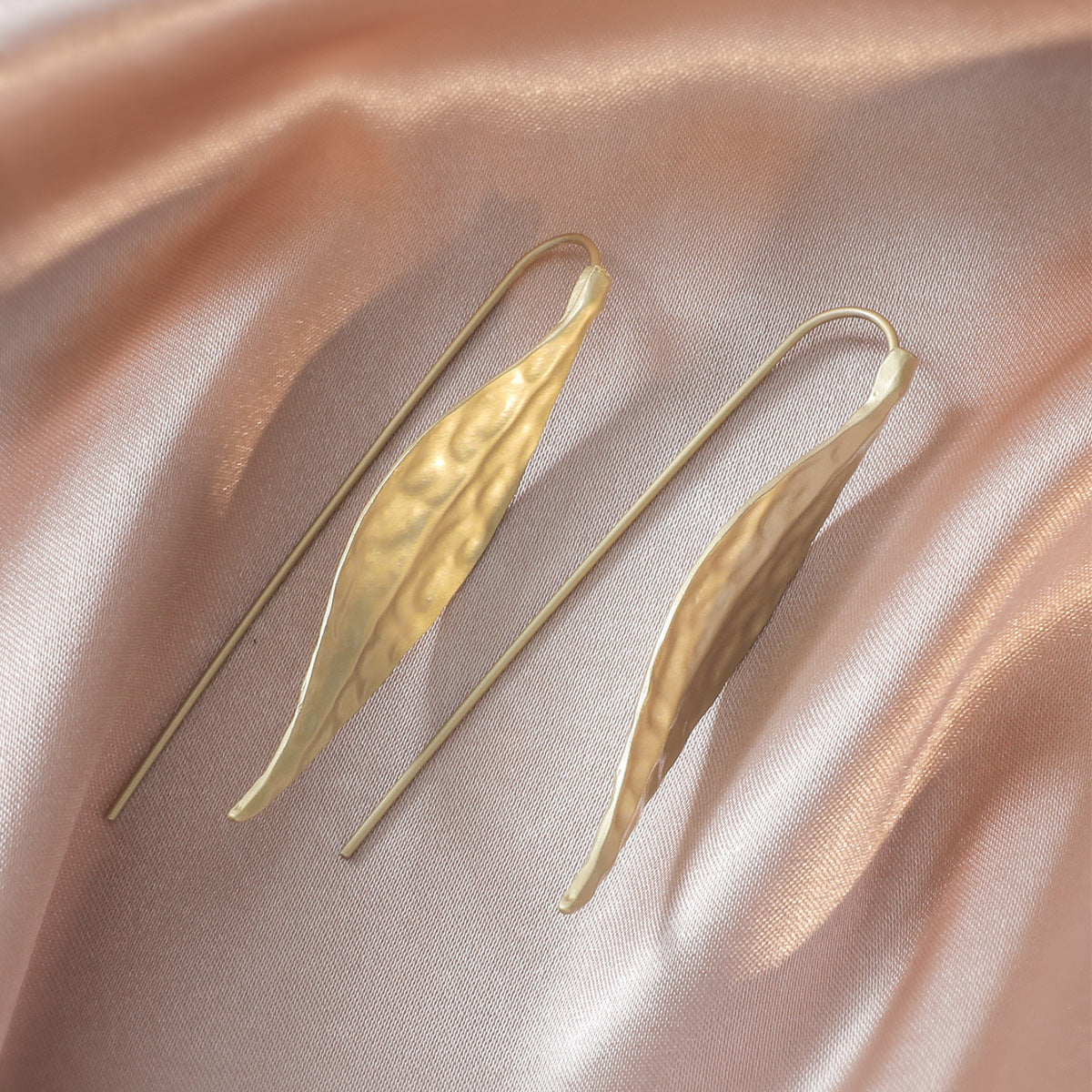 Fashion Temperamental Minority Irregular Leaf-shaped Earring Asian Gold Earrings