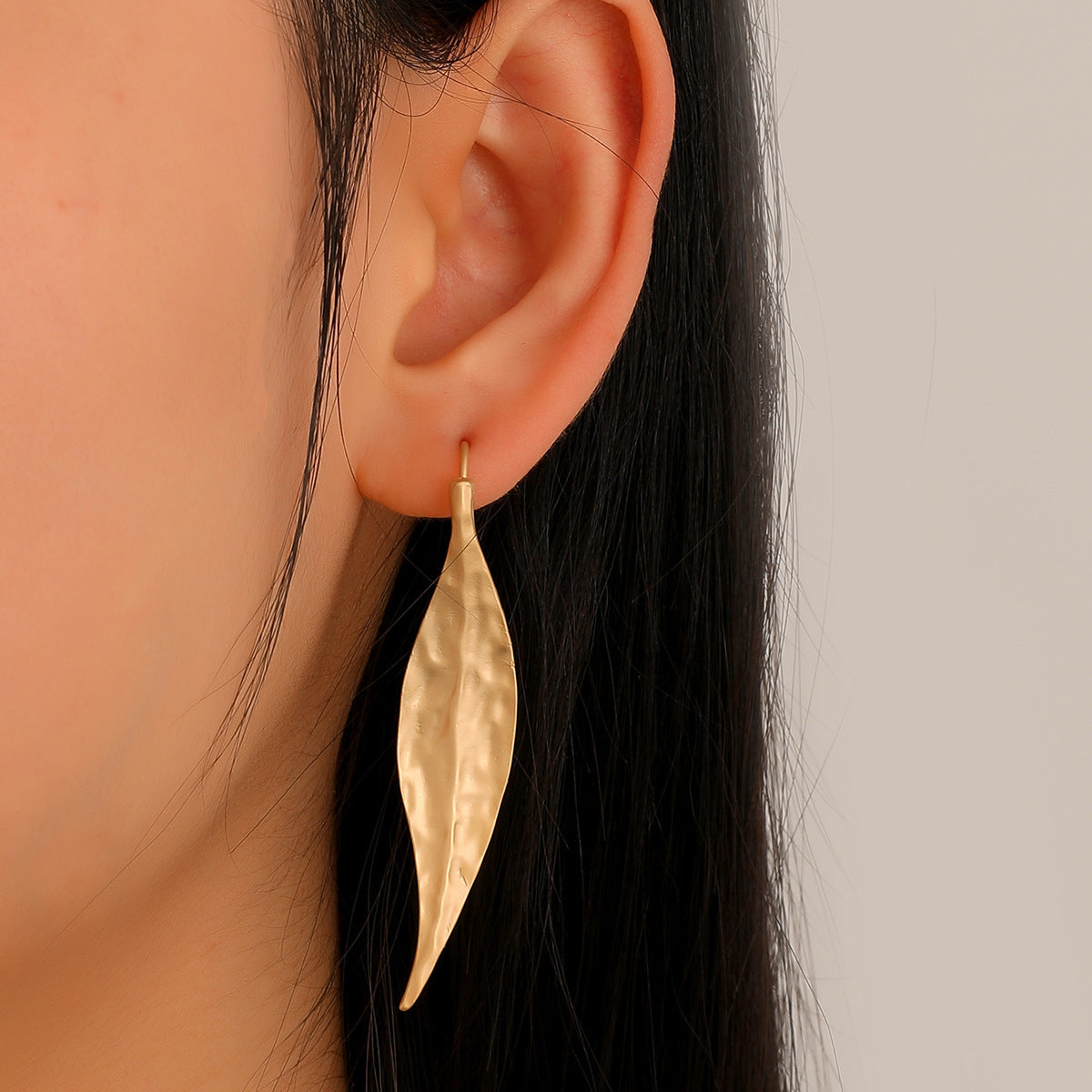 Fashion Temperamental Minority Irregular Leaf-shaped Earring Asian Gold Earrings