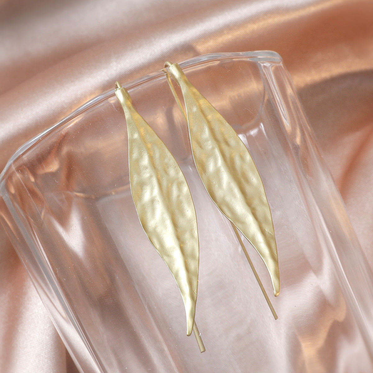 Fashion Temperamental Minority Irregular Leaf-shaped Earring Asian Gold Earrings